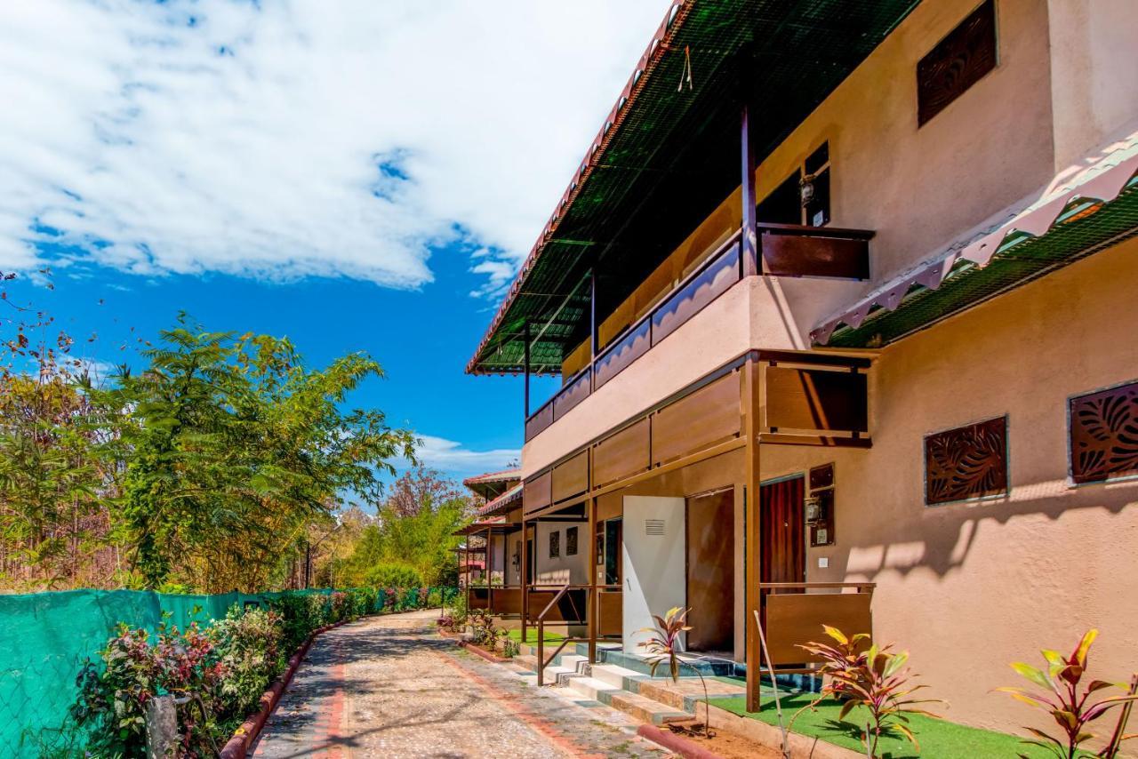 Hotel Club Mahindra Netrang Zewnętrze zdjęcie