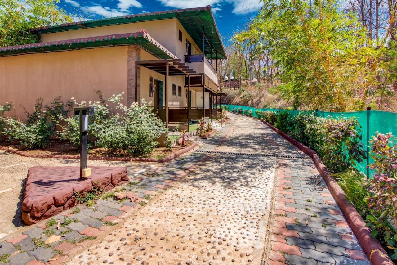 Hotel Club Mahindra Netrang Zewnętrze zdjęcie