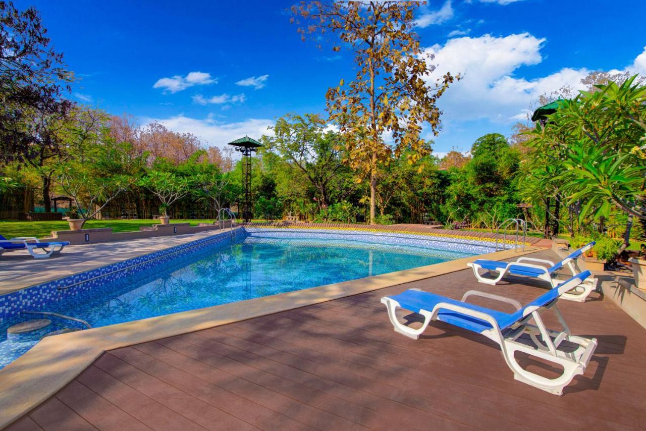Hotel Club Mahindra Netrang Zewnętrze zdjęcie